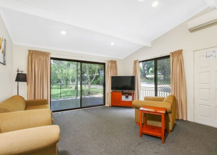 Thunderbird-Motel-Cottage3