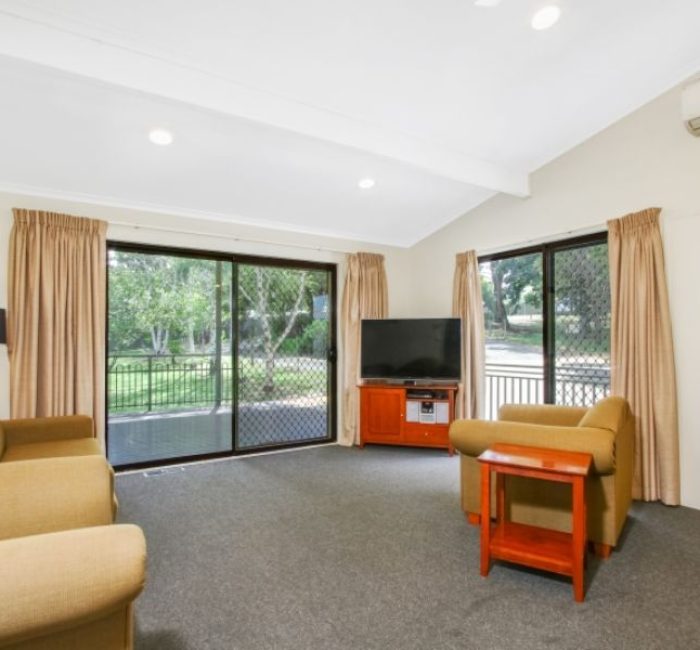 Thunderbird-Motel-Cottage3