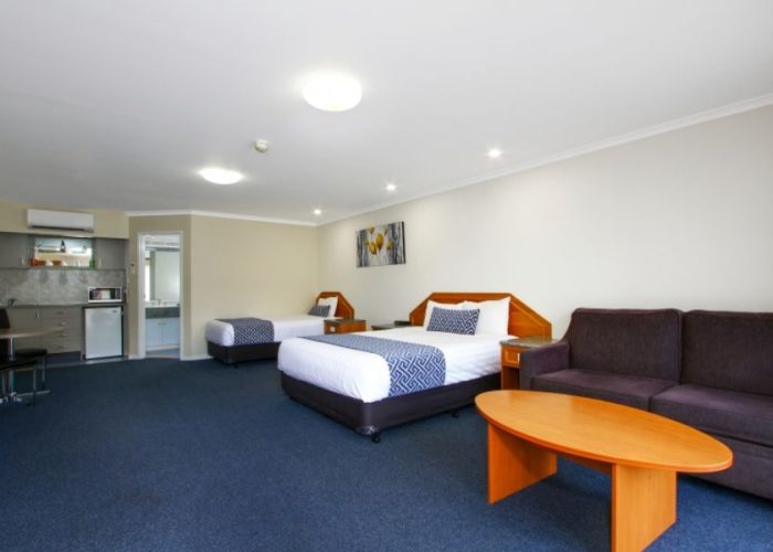 Thunderbird-Motel-Deluxe-Twin-Room2