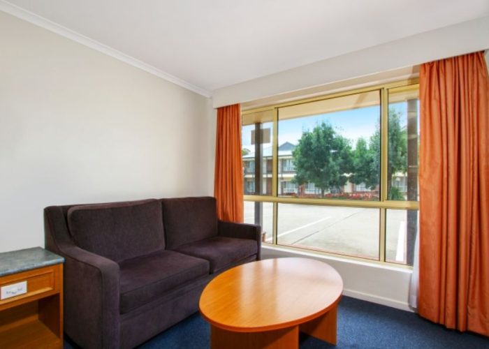 Thunderbird-Motel-Deluxe-Twin-Room4