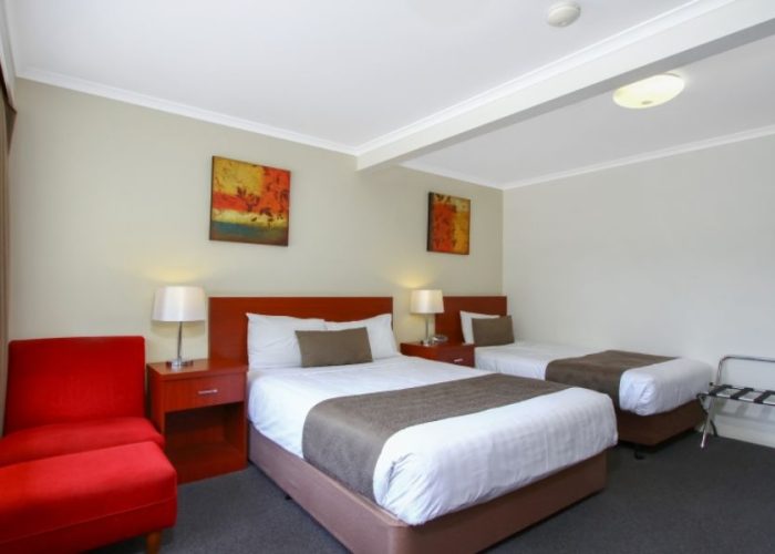 Thunderbird-Motel-Deluxe-Twin-Room6